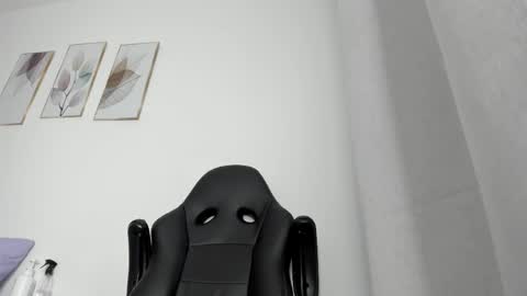 _molly_rosse_ online show from May 2026 12:02:01 PM