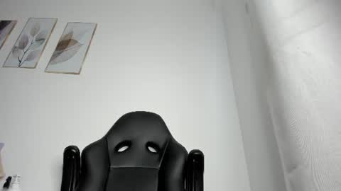 _molly_rosse_ online show from July 2026 12:01:02 PM