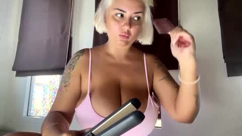 Snapshot of _morpho_ chatting on March 2025 09:22:01 AM Francine Aisi Morpho - a genus of blue butterflies. online show from March 2025 09:22:01 AM