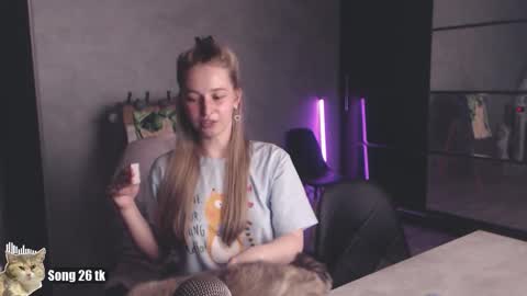 Snapshot of _mother_of_cats chatting on December 2025 07:45:02 PM Debby online show from December 2025 07:45:02 PM