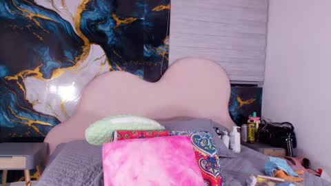 Luna online show from May 2026 03:03:02 AM