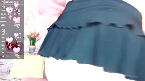 Snapshot of _natalie_milf_ chatting on February 2025 10:37:02 AM _natalie_milf_ online show from February 2025 10:37:02 AM