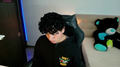 Snapshot of _nickconnor1 chatting on December 2024 09:28:01 PM Nicolas online show from December 2024 09:28:01 PM