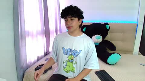 Snapshot of _nickconnor1 chatting on January 2025 07:40:01 PM Nicolas online show from January 2025 07:40:01 PM