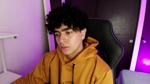 Snapshot of _nickconnor1 chatting on February 2025 11:47:02 PM Nicolas online show from February 2025 11:47:02 PM