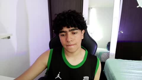 Snapshot of _nickconnor1 chatting on February 2025 06:43:01 PM Nicolas online show from February 2025 06:43:01 PM