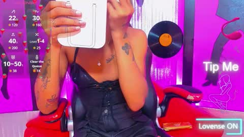 Snapshot of _nickyminach chatting on March 2026 09:43:01 PM Nicky Please help me with your thumbs up its importan online show from March 2026 09:43:01 PM