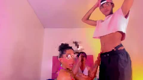 Snapshot of _nickyminach chatting on April 2026 10:59:02 PM Nicky Please help me with your thumbs up its importan online show from April 2026 10:59:02 PM