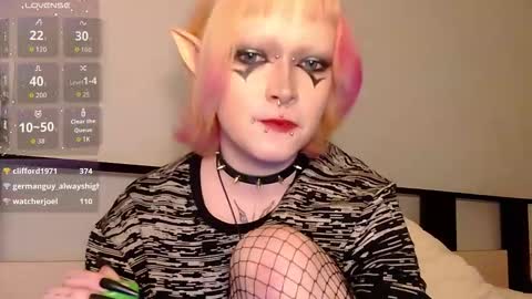 Snapshot of _nicole_meow_ chatting on November 2025 11:37:01 PM Nicole online show from November 2025 11:37:01 PM
