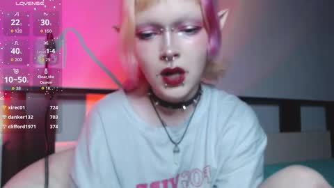 Snapshot of _nicole_meow_ chatting on November 2025 03:08:02 AM Nicole online show from November 2025 03:08:02 AM