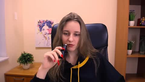 Nica online show from January 2025 12:15:01 PM