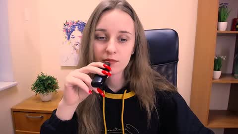 Nica online show from January 2025 03:18:02 PM