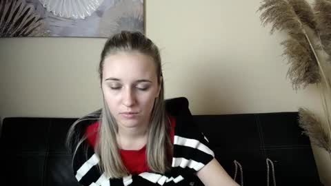 Nica online show from November 2025 10:39:02 AM