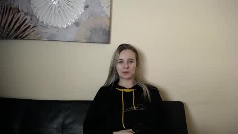 Nica online show from November 2025 03:16:01 PM