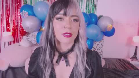 niiky online show from December 2024 05:47:02 PM