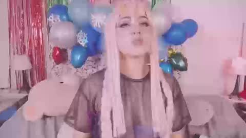 niiky online show from December 2024 03:31:02 PM