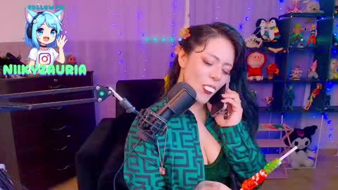 Snapshot of _niiky chatting on December 2025 04:12:02 PM niiky online show from December 2025 04:12:02 PM