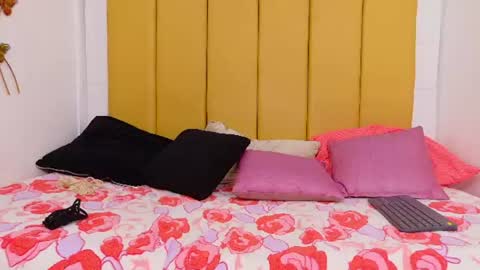 _nikkyy_ online show from July 2026 08:38:01 PM