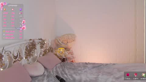 Snapshot of _noell_ chatting on January 2025 05:01:01 PM Vivian online show from January 2025 05:01:01 PM