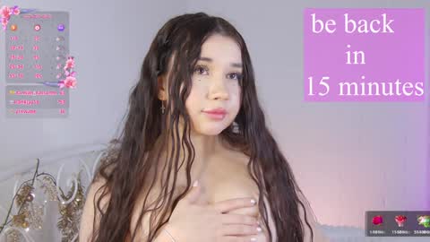 Snapshot of _noell_ chatting on January 2025 05:35:01 PM Vivian online show from January 2025 05:35:01 PM