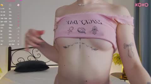 Snapshot of _noell_ chatting on October 2025 06:32:02 AM Vivian online show from October 2025 06:32:02 AM