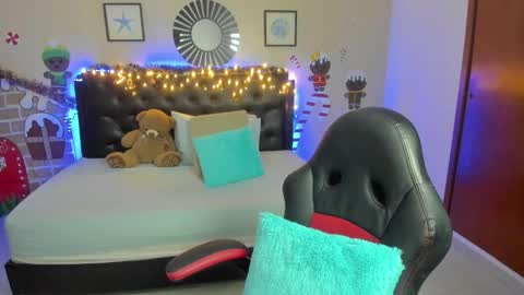 Olivia jones online show from January 2026 11:47:01 AM