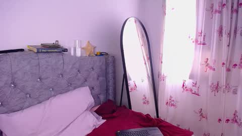 Paris online show from December 2025 02:33:02 PM