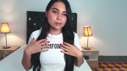 Snapshot of _pauli_ chatting on February 2026 01:10:01 PM Paulina online show from February 2026 01:10:01 PM