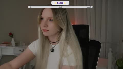 Snapshot of _penisflytrap_ chatting on October 2025 01:35:01 AM Viktoria online show from October 2025 01:35:01 AM