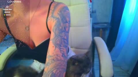 Snapshot of _pink__rabbit_ chatting on April 2026 10:13:01 AM Ilona online show from April 2026 10:13:01 AM