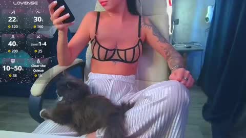 Snapshot of _pink__rabbit_ chatting on April 2026 09:15:01 AM Ilona online show from April 2026 09:15:01 AM