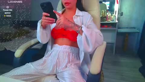 Snapshot of _pink__rabbit_ chatting on May 2026 08:01:01 AM Ilona online show from May 2026 08:01:01 AM