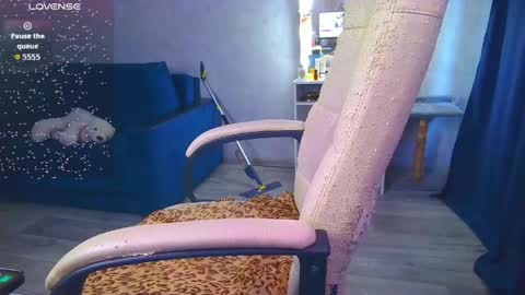 Snapshot of _pink__rabbit_ chatting on May 2026 06:31:02 AM Ilona online show from May 2026 06:31:02 AM