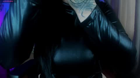Snapshot of _raven_black chatting on May 2026 12:00:02 PM Raven online show from May 2026 12:00:02 PM