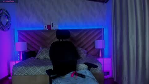 Snapshot of _raven_black chatting on May 2026 11:39:01 AM Raven online show from May 2026 11:39:01 AM