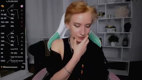 Snapshot of _rein_ramm chatting on November 2025 06:23:02 PM Rein online show from November 2025 06:23:02 PM