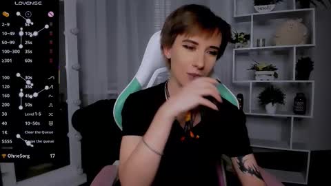 Snapshot of _rein_ramm chatting on November 2025 06:43:02 PM Rein online show from November 2025 06:43:02 PM