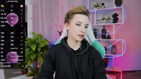 Snapshot of _rein_ramm chatting on February 2026 06:37:02 PM Rein online show from February 2026 06:37:02 PM