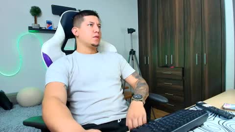 Roberto online show from February 2025 12:26:02 PM