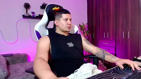 Roberto online show from February 2025 01:07:01 PM