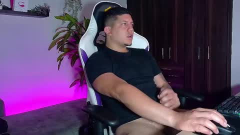 Roberto online show from November 2025 07:40:02 AM