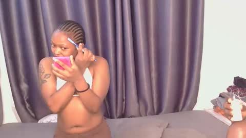 Snapshot of _roxxana chatting on April 2026 04:23:01 PM Roxxana online show from April 2026 04:23:01 PM