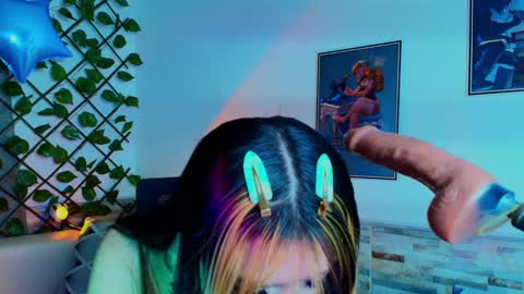 Zacura online show from September 2025 05:02:01 PM