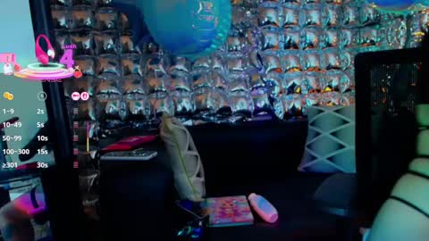 Zacura online show from October 2025 11:24:02 PM