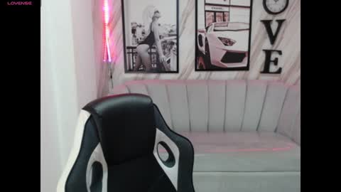 Snapshot of _samantha_b chatting on January 2025 12:39:02 PM Samantha online show from January 2025 12:39:02 PM