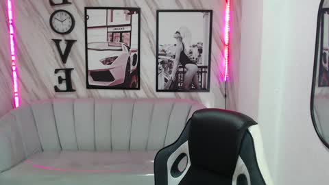 Snapshot of _samantha_b chatting on January 2025 12:48:01 PM Samantha online show from January 2025 12:48:01 PM