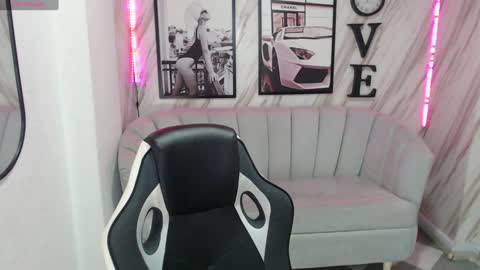 Snapshot of _samantha_b chatting on February 2025 12:44:01 PM Samantha online show from February 2025 12:44:01 PM