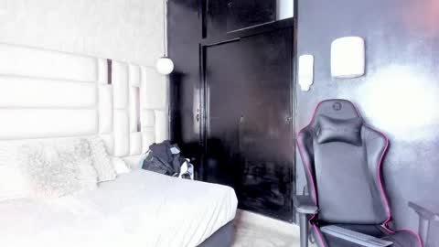 _sammy_ice online show from March 2025 04:38:02 AM