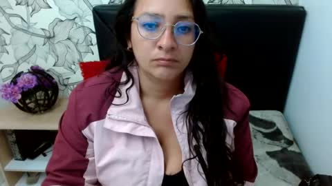 _saraximena_ online show from July 2026 06:20:01 AM