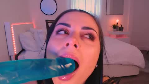 Savazar online show from January 2025 07:13:02 PM